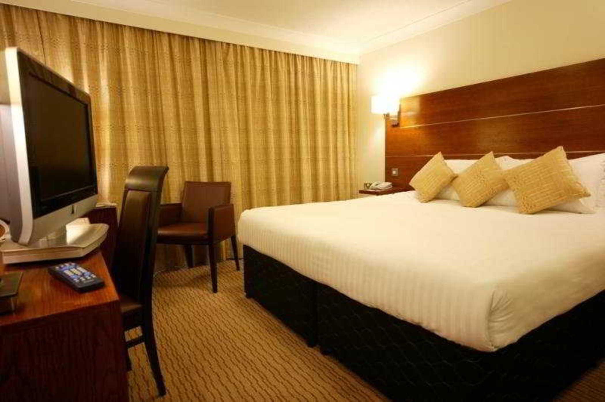 Aubrey Park Hotel Hemel Hempstead Room photo